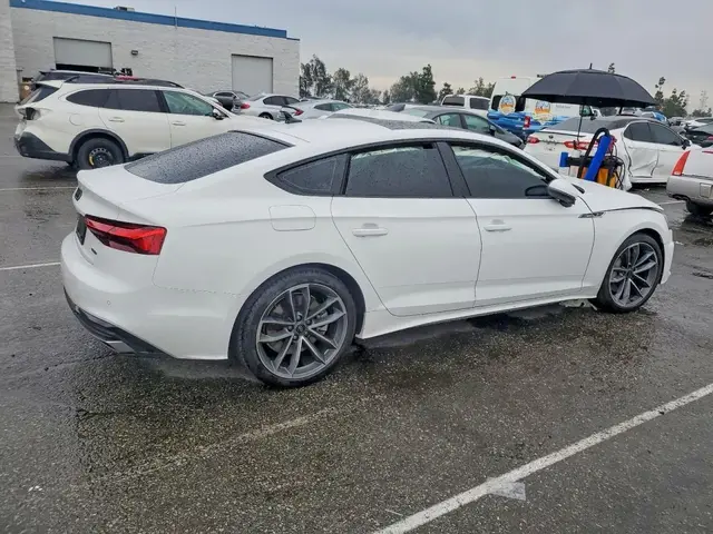 AUDI A5 2024