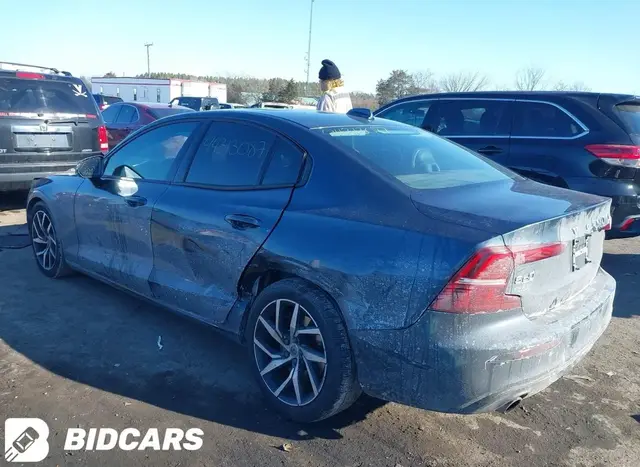 VOLVO S60 MOMENTUM 2019