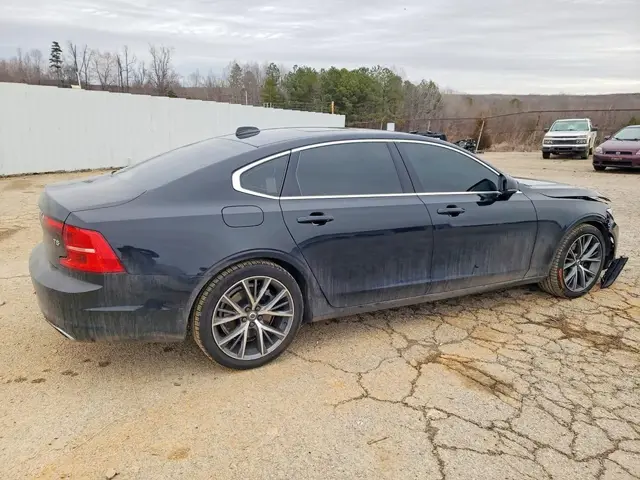 VOLVO S90 MOMENTUM 2018