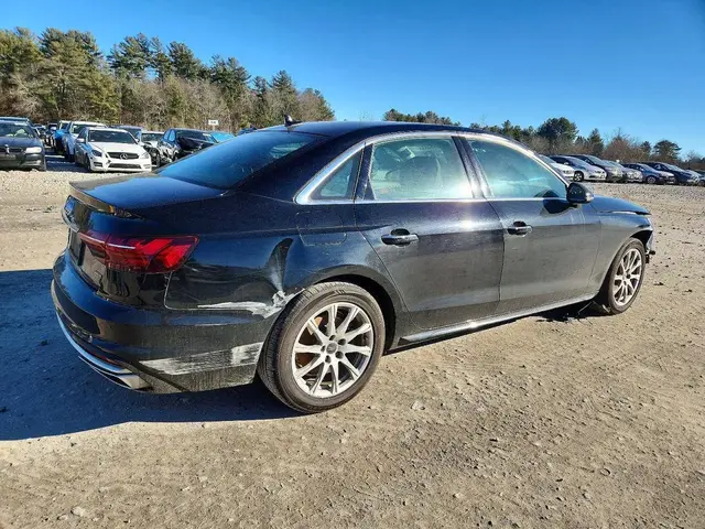 AUDI A4 2023