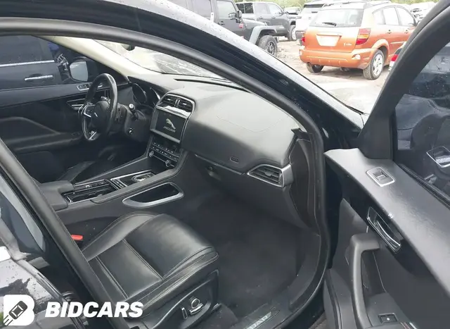 JAGUAR F-PACE 2020