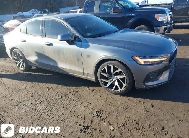 VOLVO S60 MOMENTUM 2020