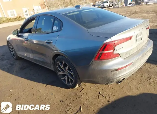 VOLVO S60 MOMENTUM 2020