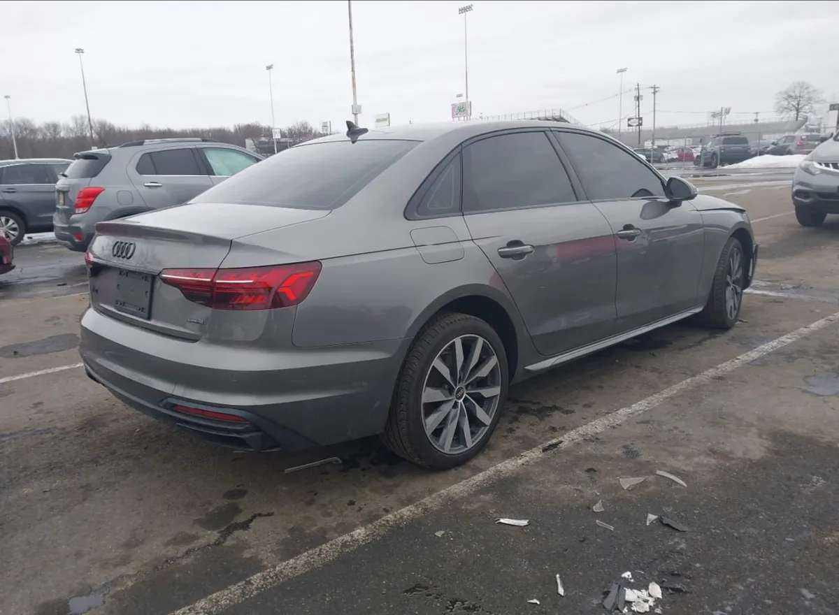 AUDI A4 2021