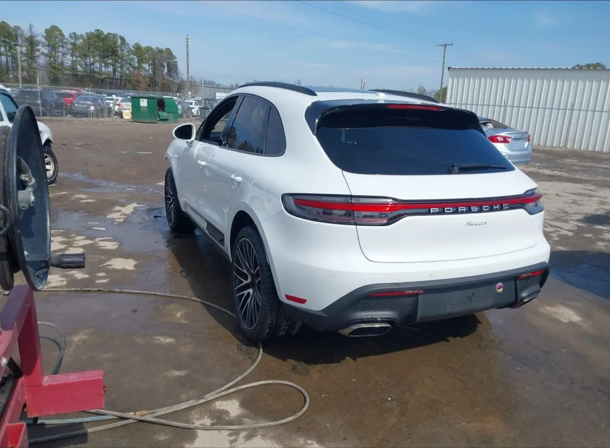 PORSCHE MACAN 2021