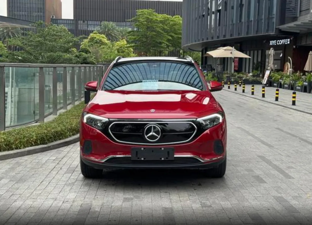 MERCEDES-BENZ EQA 2022