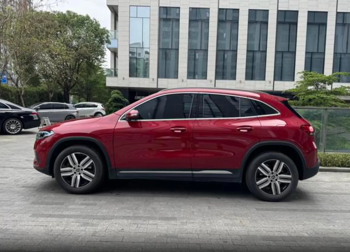 MERCEDES-BENZ EQA 2022