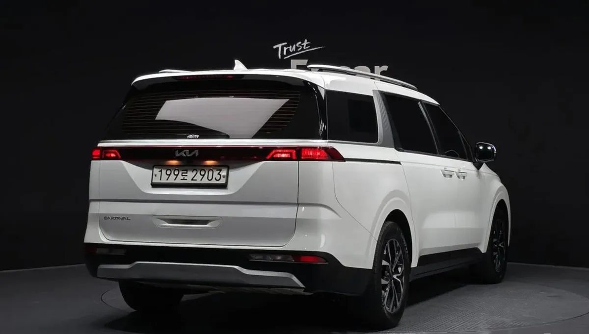 KIA CARNIVAL 4TH GENERATION 9-SEATER 2021