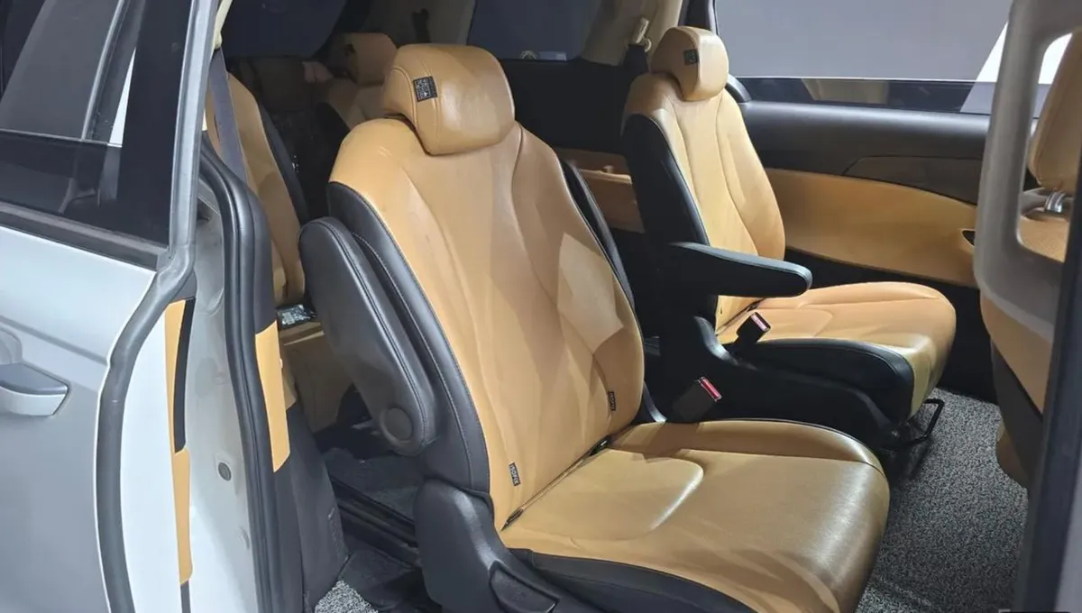 KIA CARNIVAL 4TH GENERATION 9-SEATER 2021