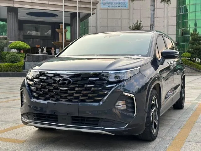 HYUNDAI CUSTO 380TGDI LUX PREMIUM 2021