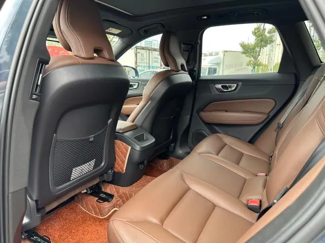 VOLVO XC60 B5 AWD INSCRIPTION 2023