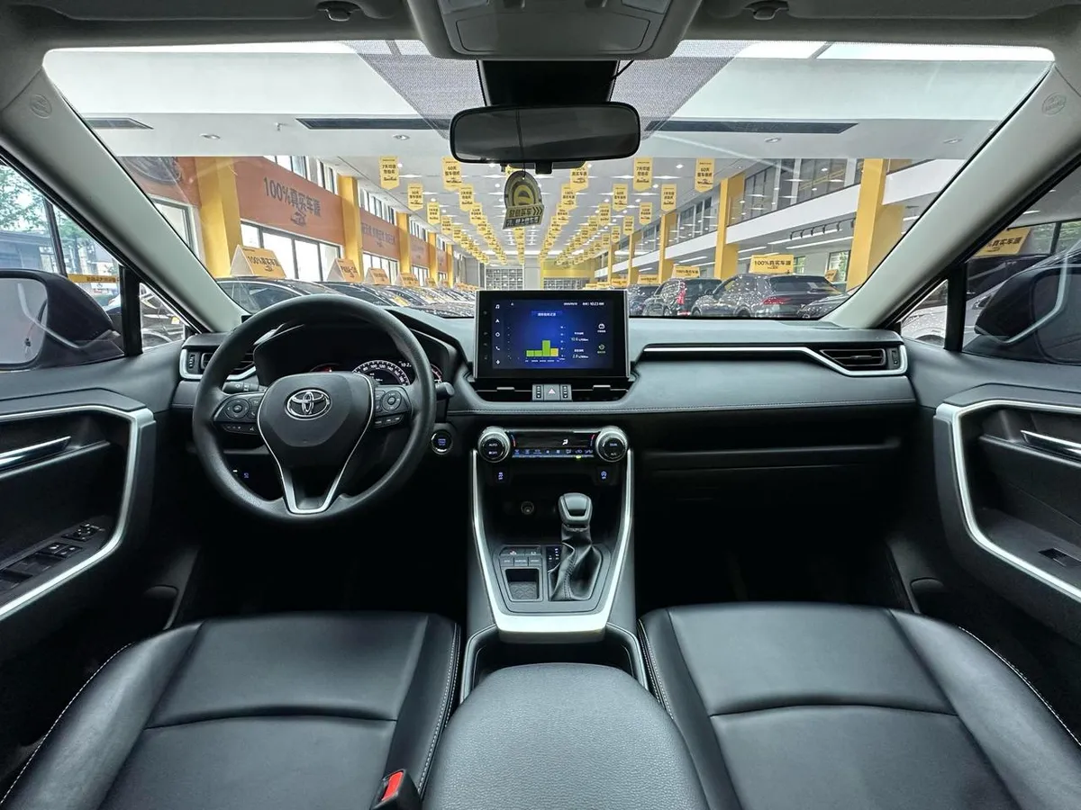 TOYOTA RAV4 FASHION EDITION 2023