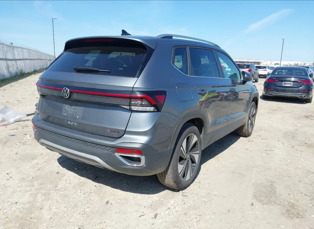 VOLKSWAGEN TAOS SE 2025