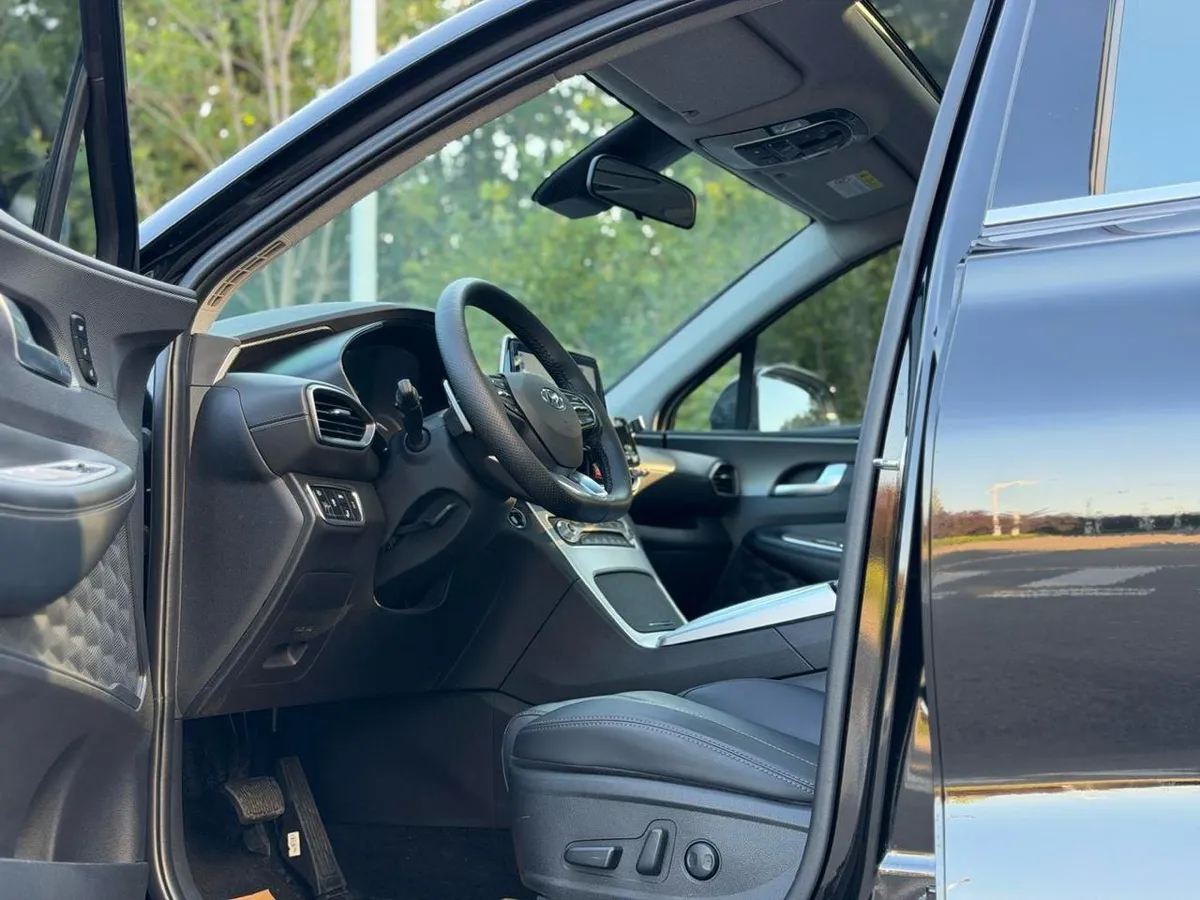 HYUNDAI SANTA FE DLX SUPREME 2022