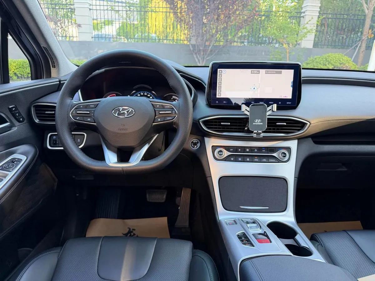 HYUNDAI SANTA FE DLX SUPREME 2022