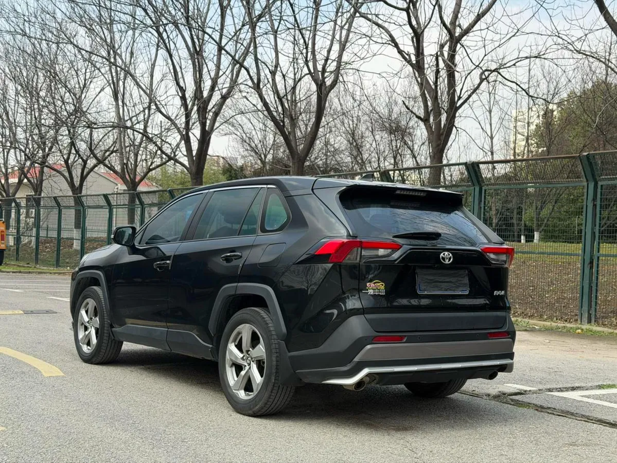 TOYOTA RAV4 FASHION PLUS EDITION 2022