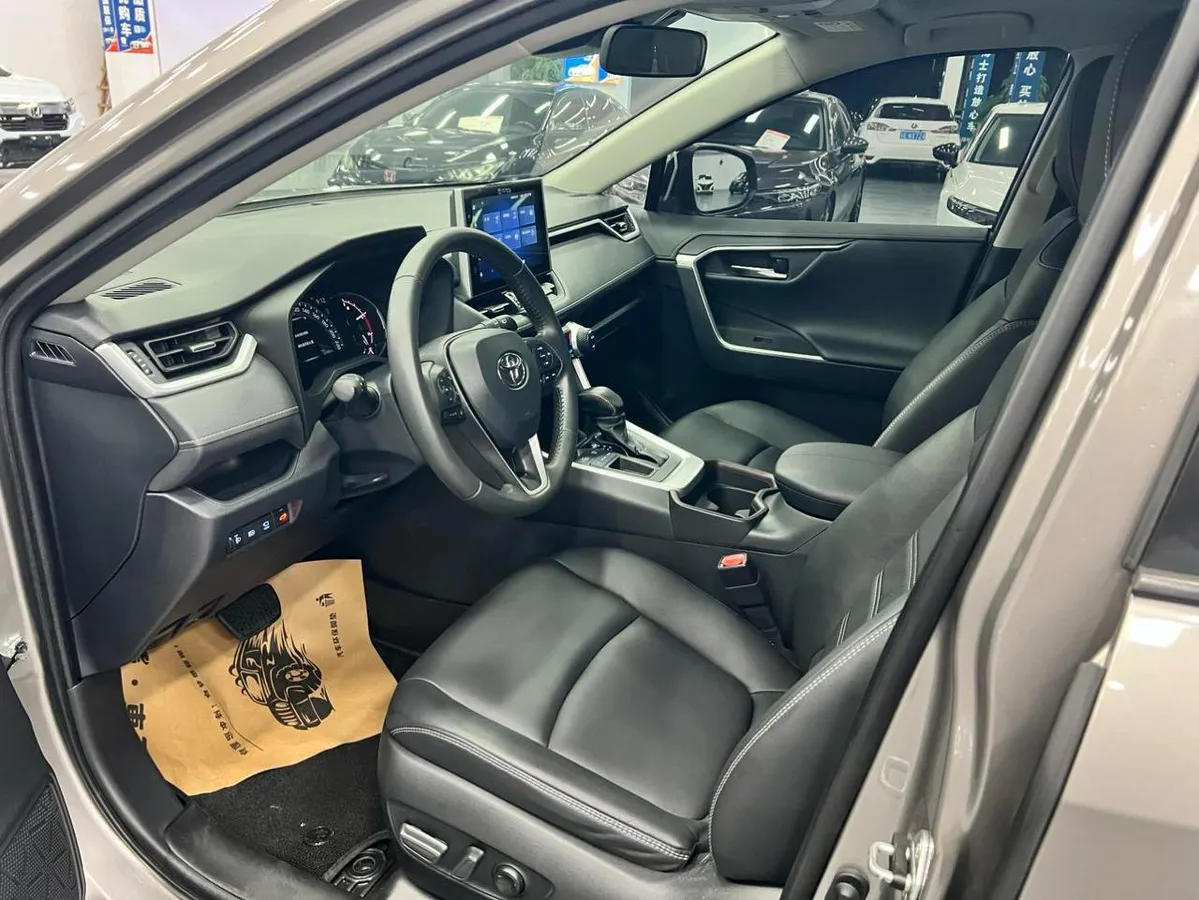 TOYOTA RAV4 2022