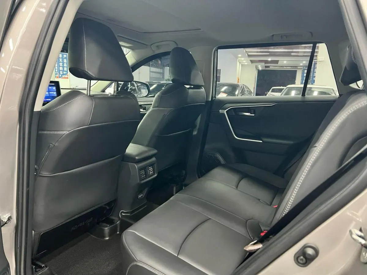 TOYOTA RAV4 2022