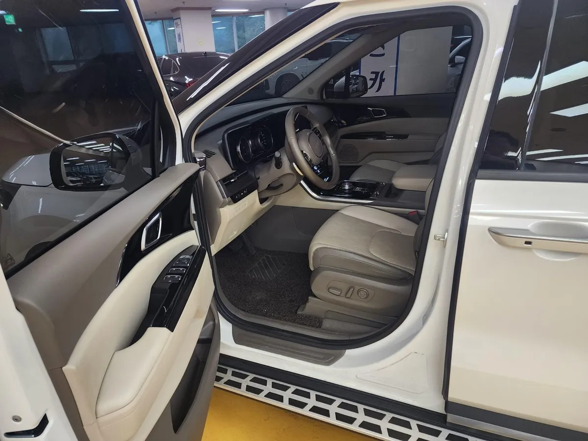 KIA CARNIVAL NOBLESSE 2022