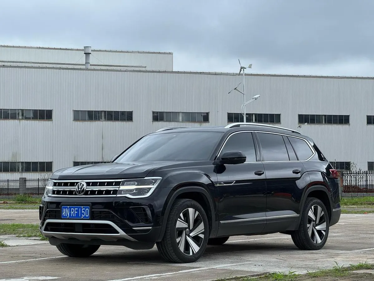 VOLKSWAGEN TERAMONT PREMIUM 2023