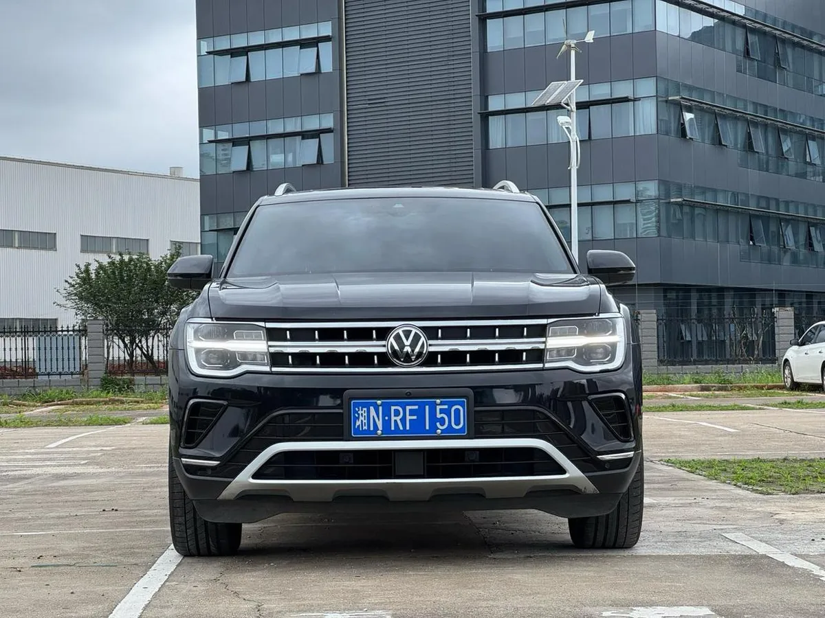 VOLKSWAGEN TERAMONT PREMIUM 2023
