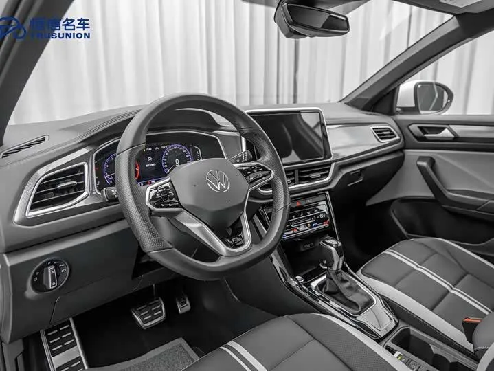 VOLKSWAGEN T-ROC 2023