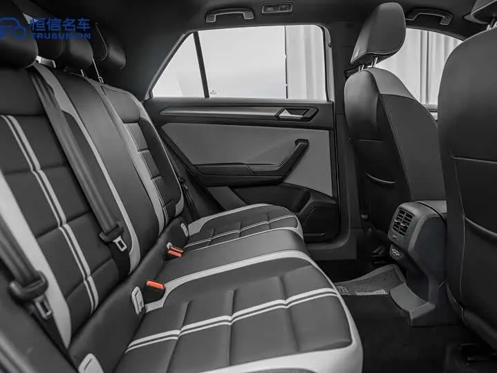 VOLKSWAGEN T-ROC 2023