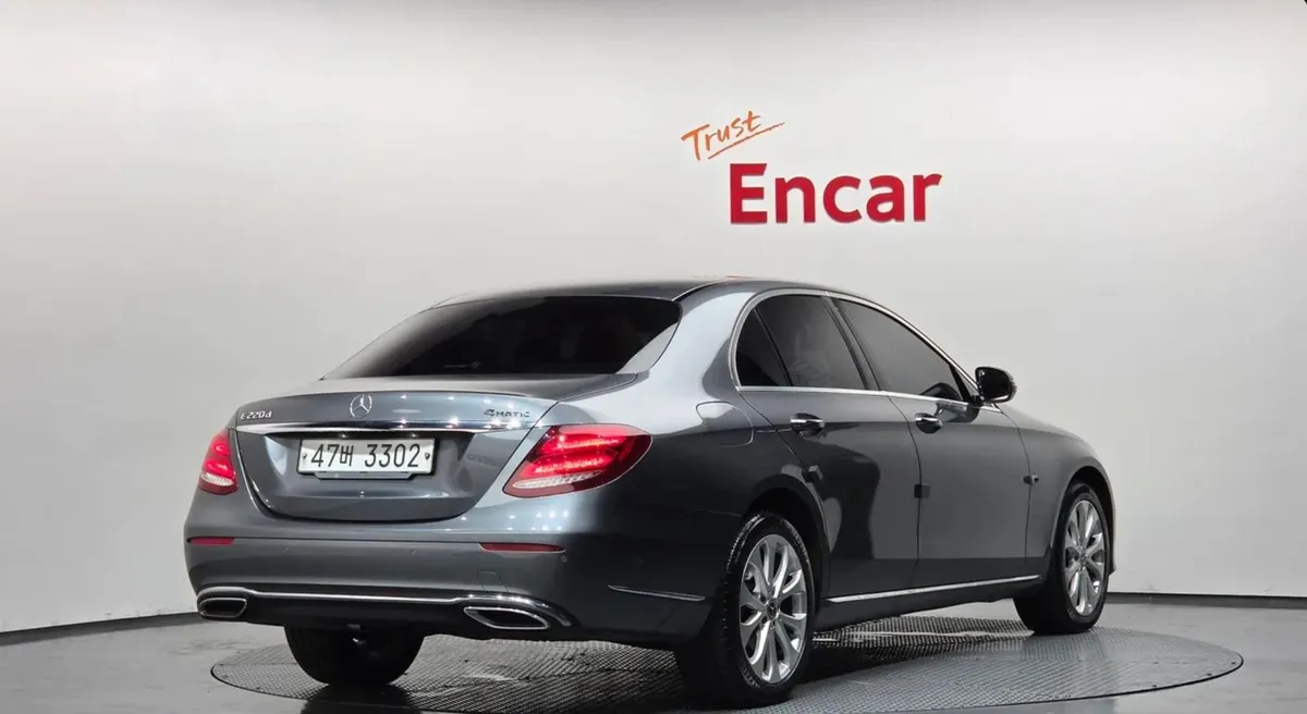 MERCEDES-BENZ W213 E220D 4MATIC 2019