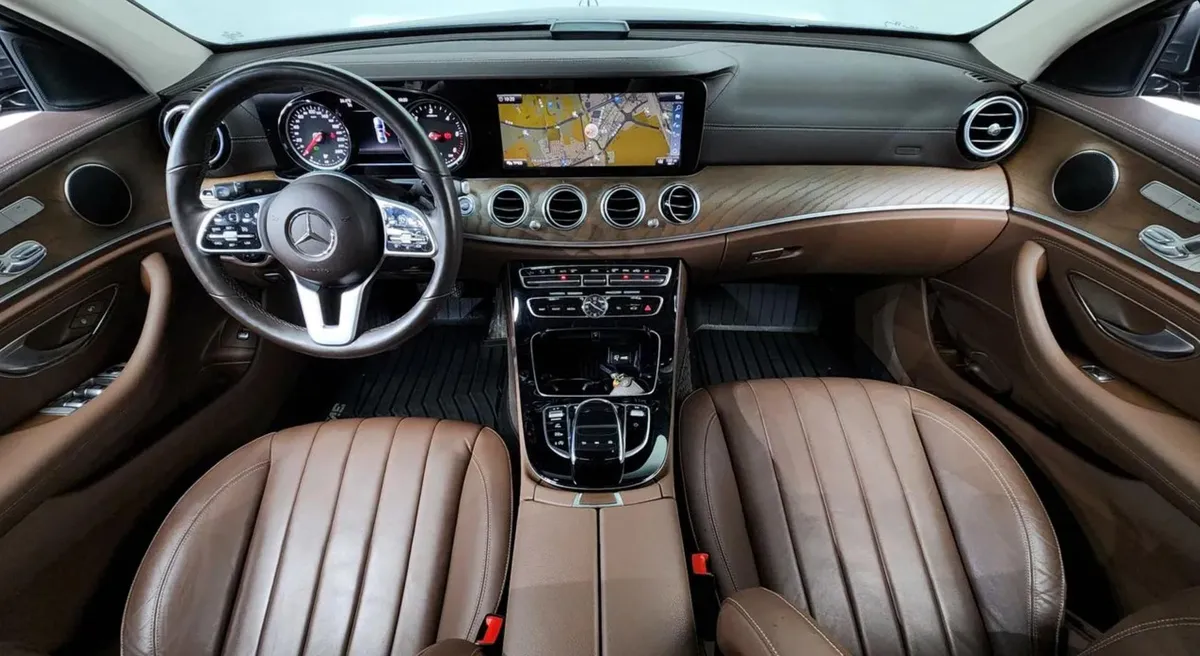 MERCEDES-BENZ W213 E220D 4MATIC 2019