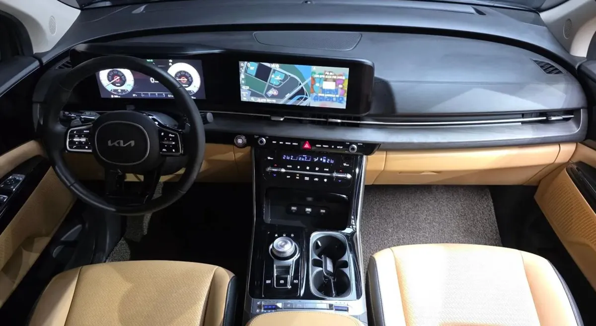 KIA CARNIVAL NOBLESSE 2022