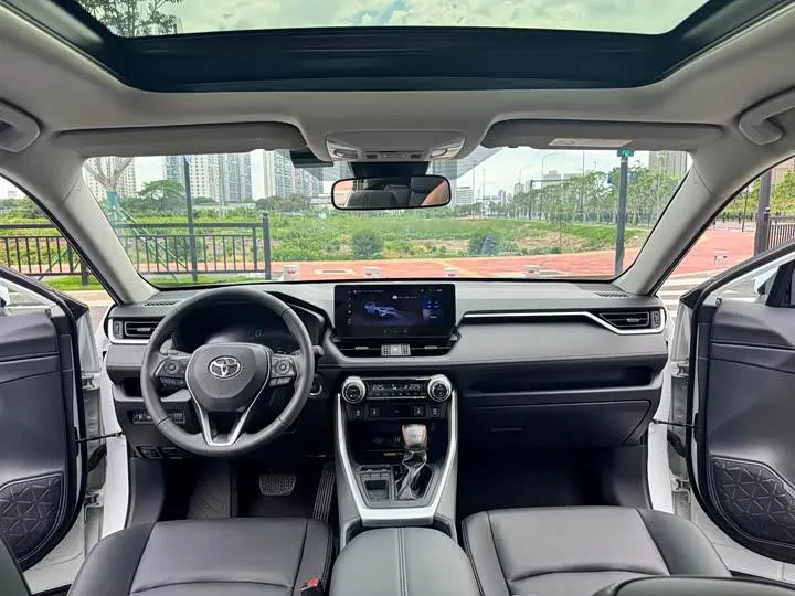 TOYOTA RAV 2023