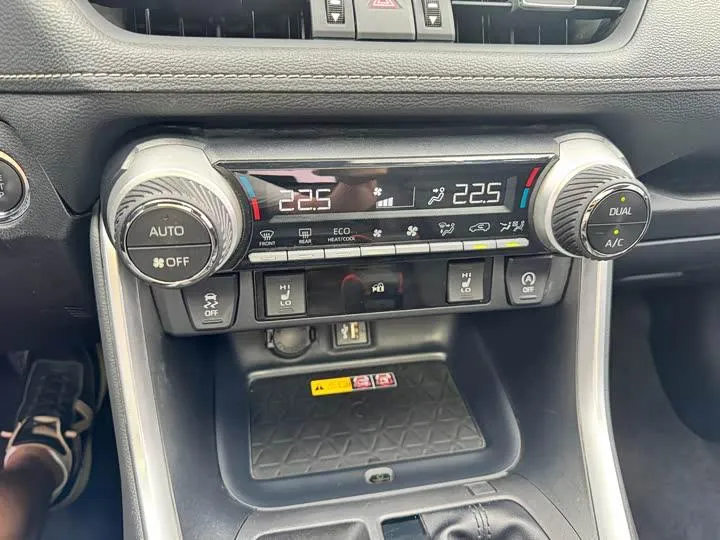 TOYOTA RAV 2023