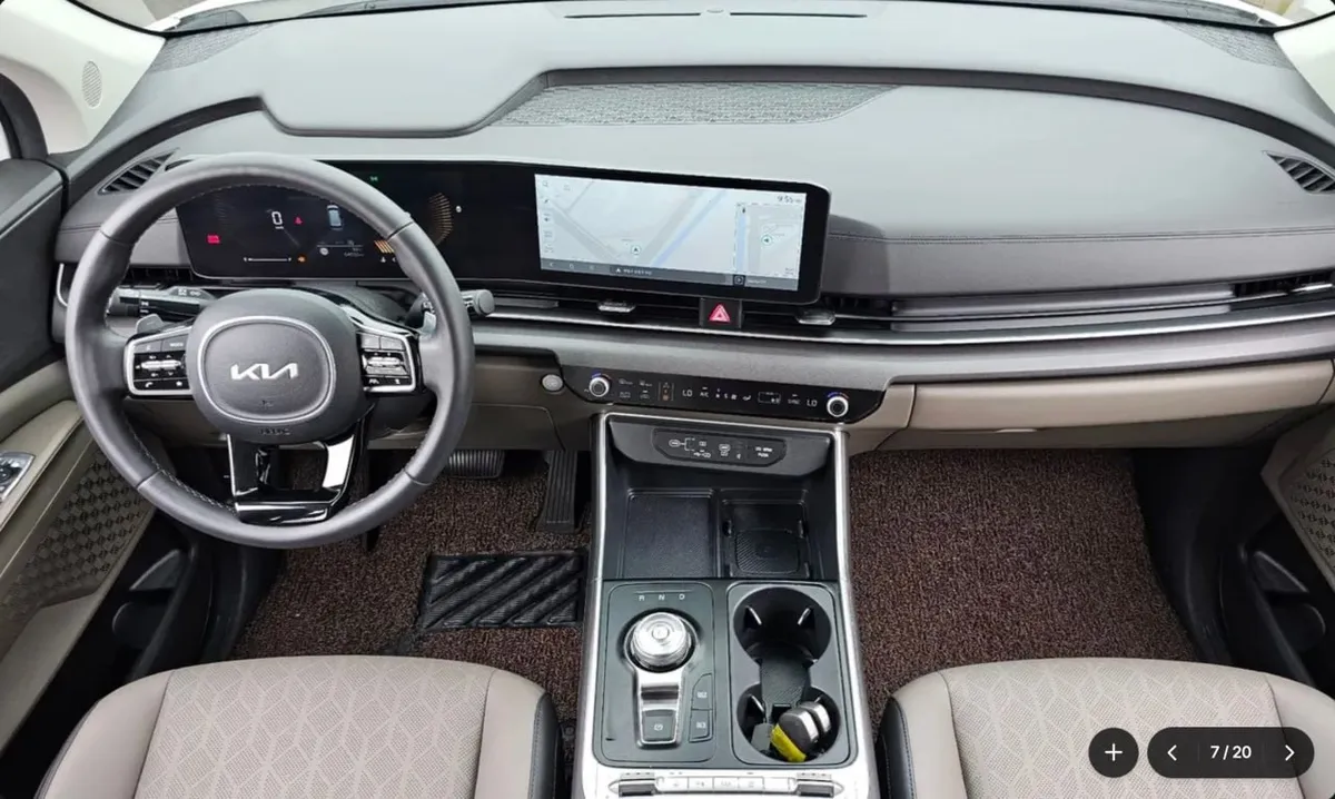 KIA CARNIVAL PRESTIGE 2023
