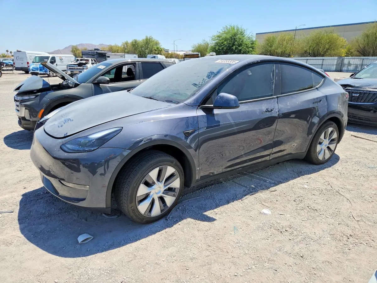 TESLA MODEL Y LONG RANGE 2023