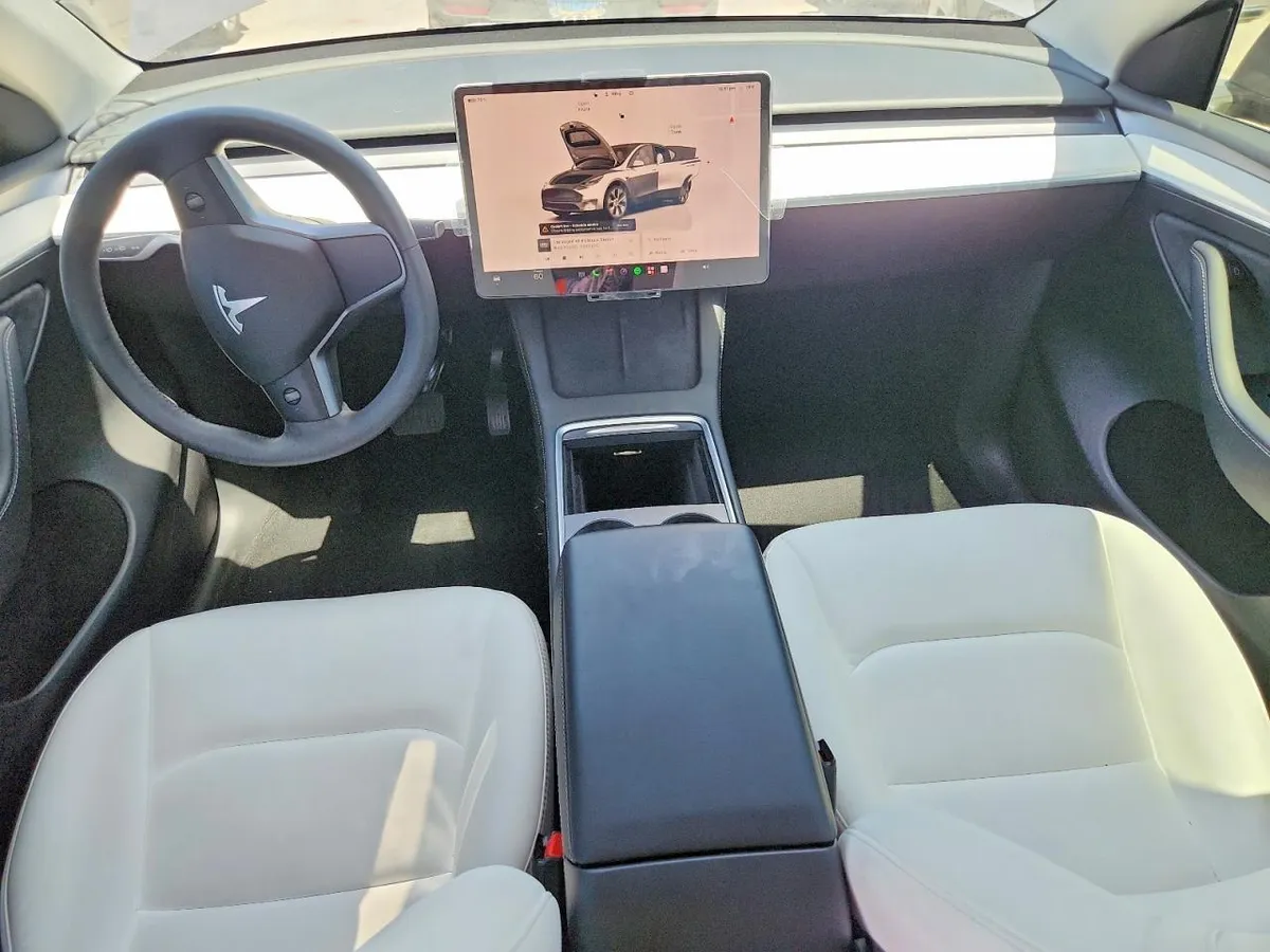 TESLA MODEL Y LONG RANGE 2023