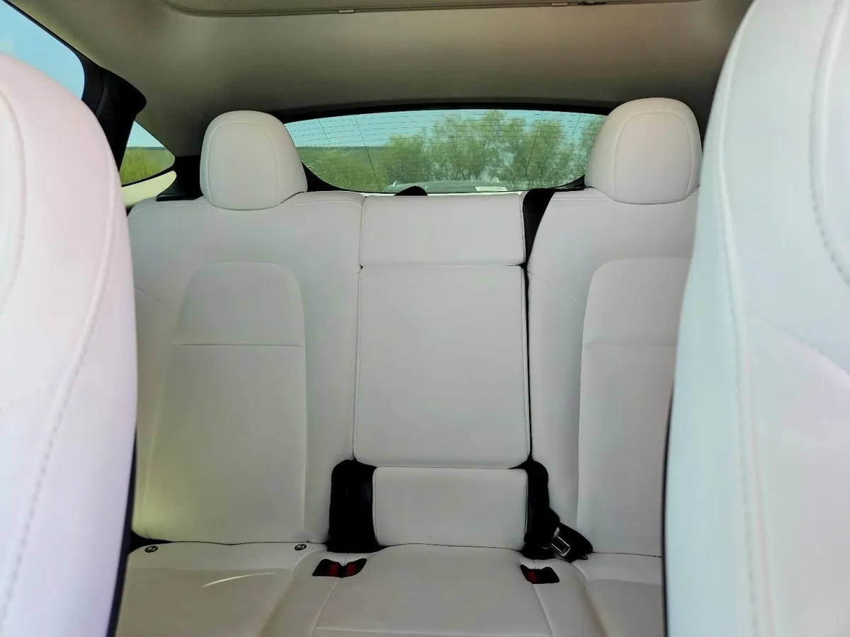 TESLA MODEL Y LONG RANGE 2023
