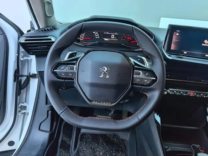 PEUGEOT 2008 2023