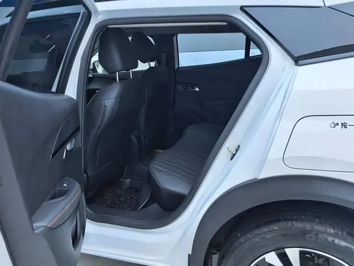 PEUGEOT 2008 2023