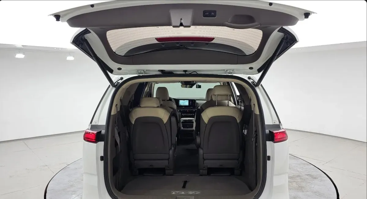 KIA CARNIVAL NOBLESSE 2022