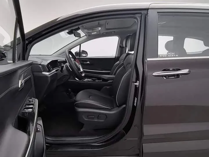 HYUNDAI CUSTO 2023