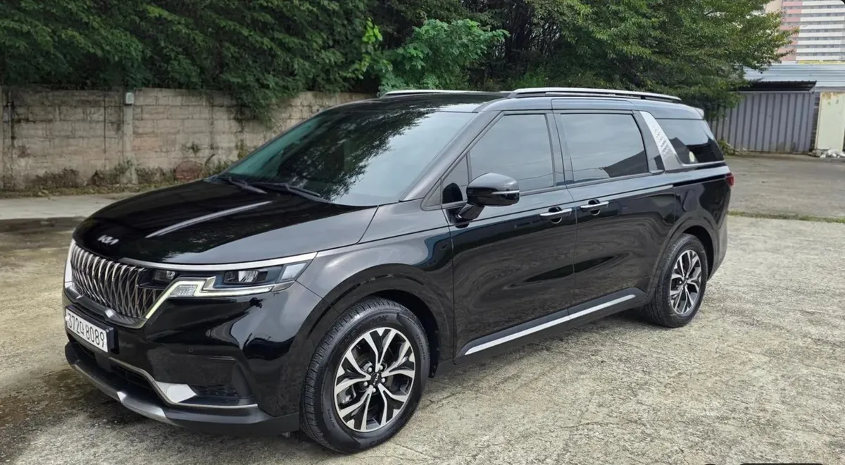 KIA CARNIVAL NOBLESSE 2023