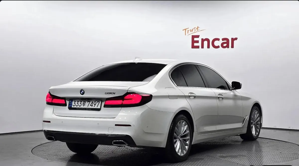 BMW 5 SERIES LUXURY 2022