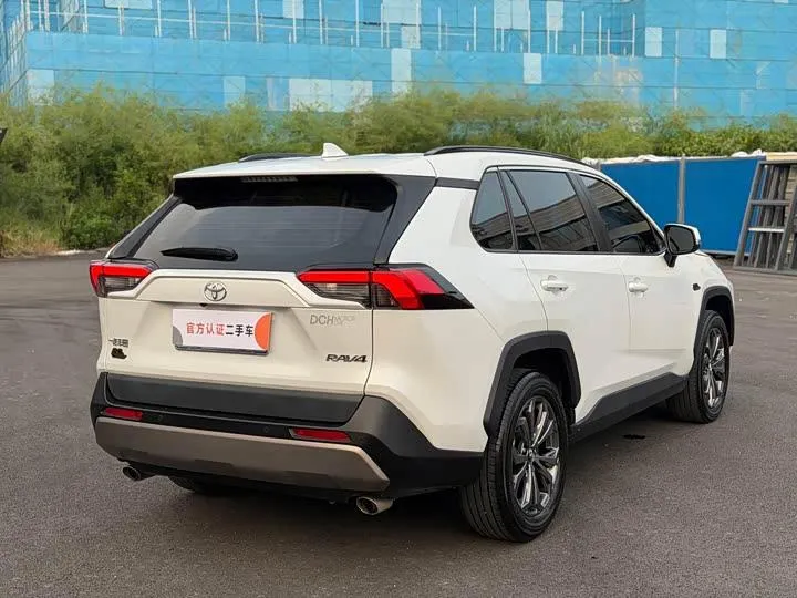 TOYOTA RAV 2023