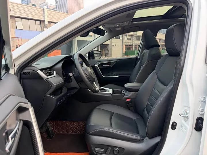 TOYOTA RAV 2023