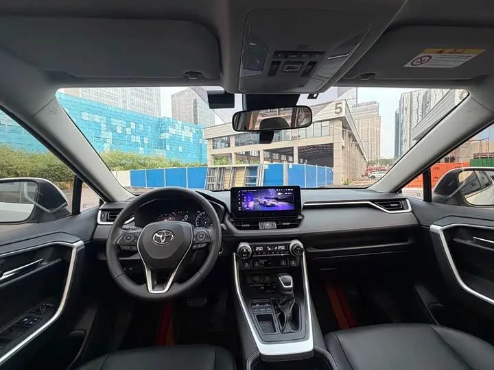 TOYOTA RAV 2023