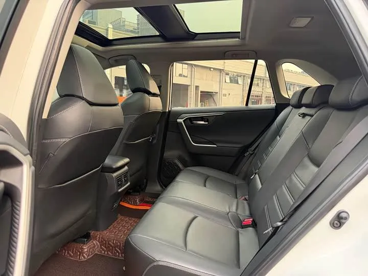 TOYOTA RAV 2023