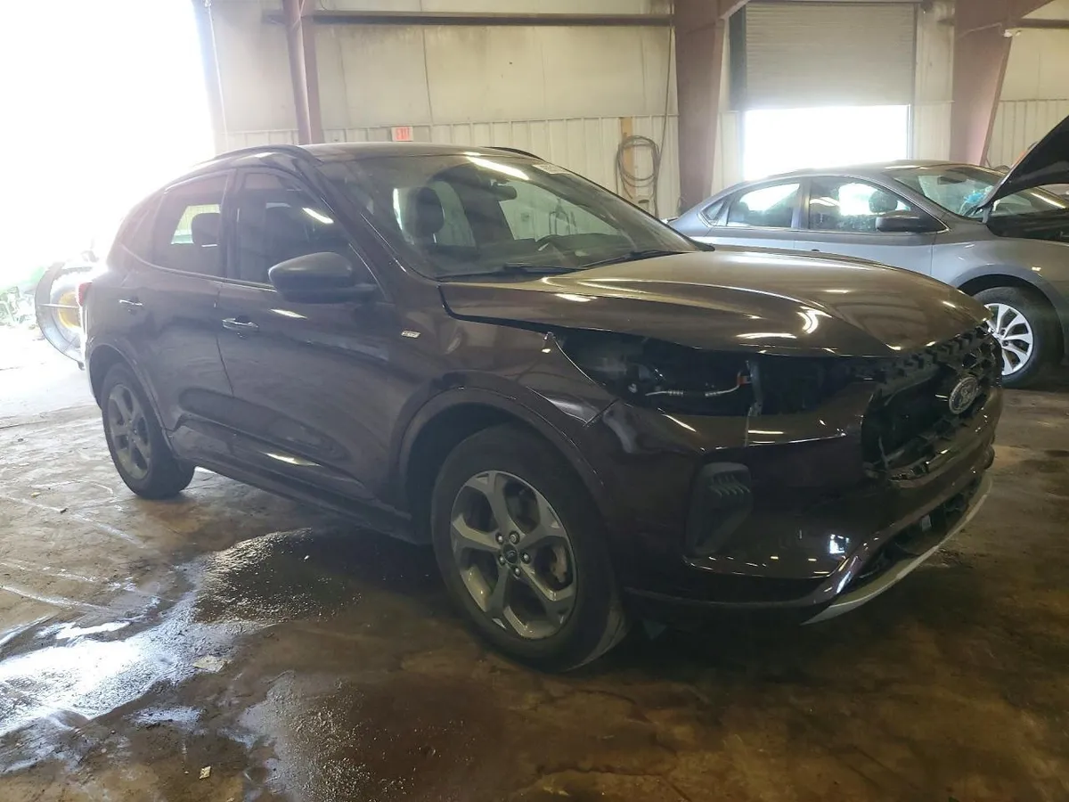FORD ESCAPE 2023