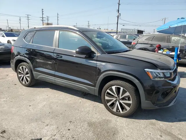 VOLKSWAGEN TAOS SE 2023