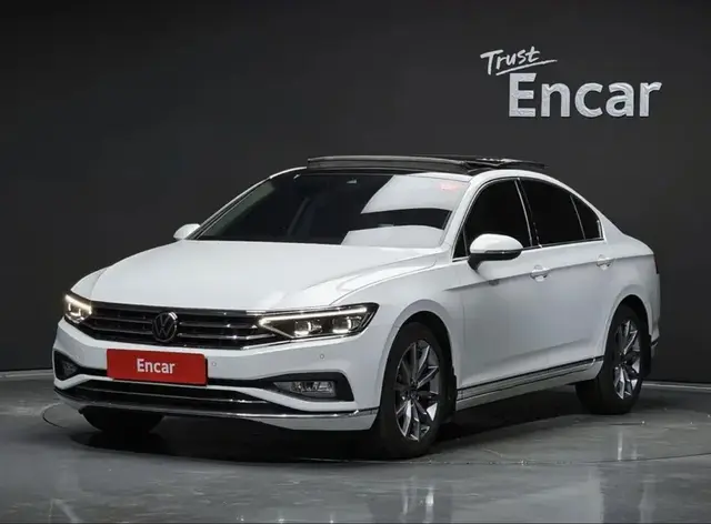 VOLKSWAGEN PASSAT GT 2022