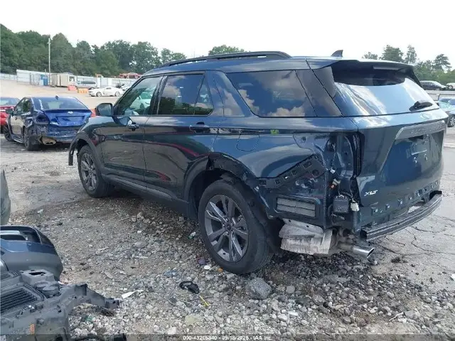 FORD EXPLORER XLT 2022